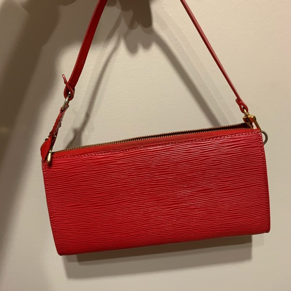 LV Pochette Accessoires Red Epi  Bag - Picture 3 of 11
